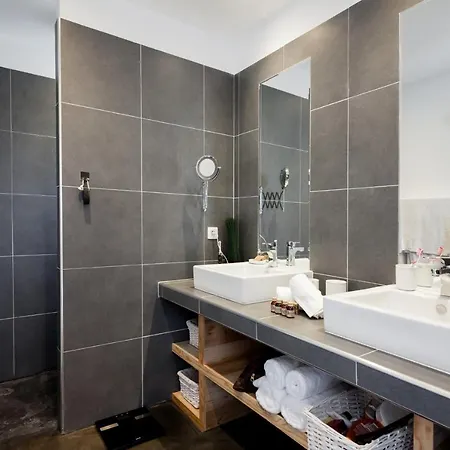 Luxe Avec Grande Piscine Proche Des Plages