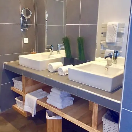 Luxe Avec Grande Piscine Proche Des Plages